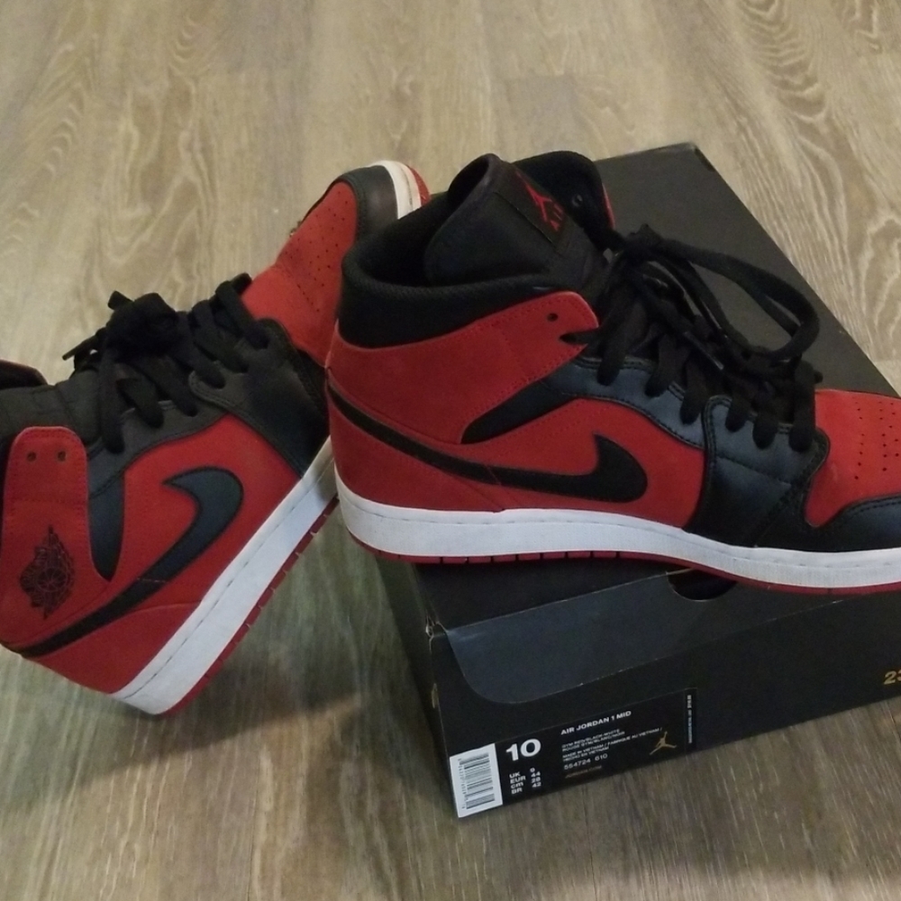 SOLD-2018 Jordan 1 Mid "Banned" - Sz.10